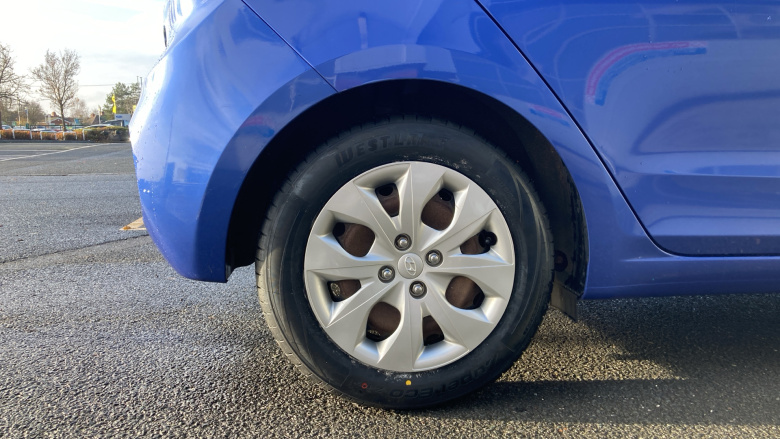 Hyundai i20 1.2 MPi S Connect 5dr Petrol Hatchback